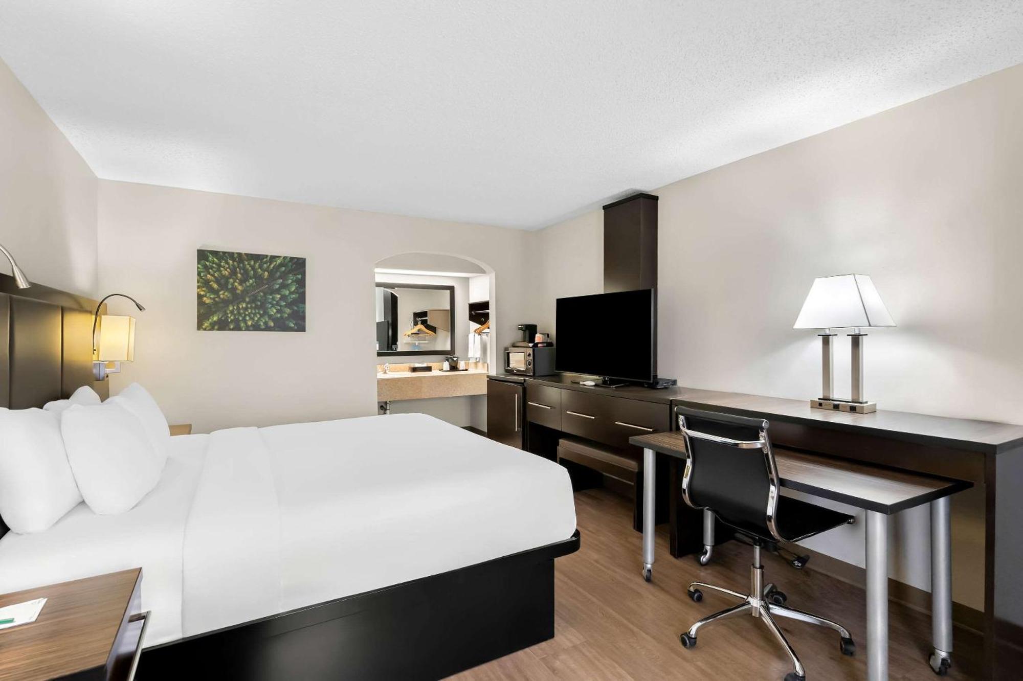 Quality Inn & Suites Monticello Exteriör bild