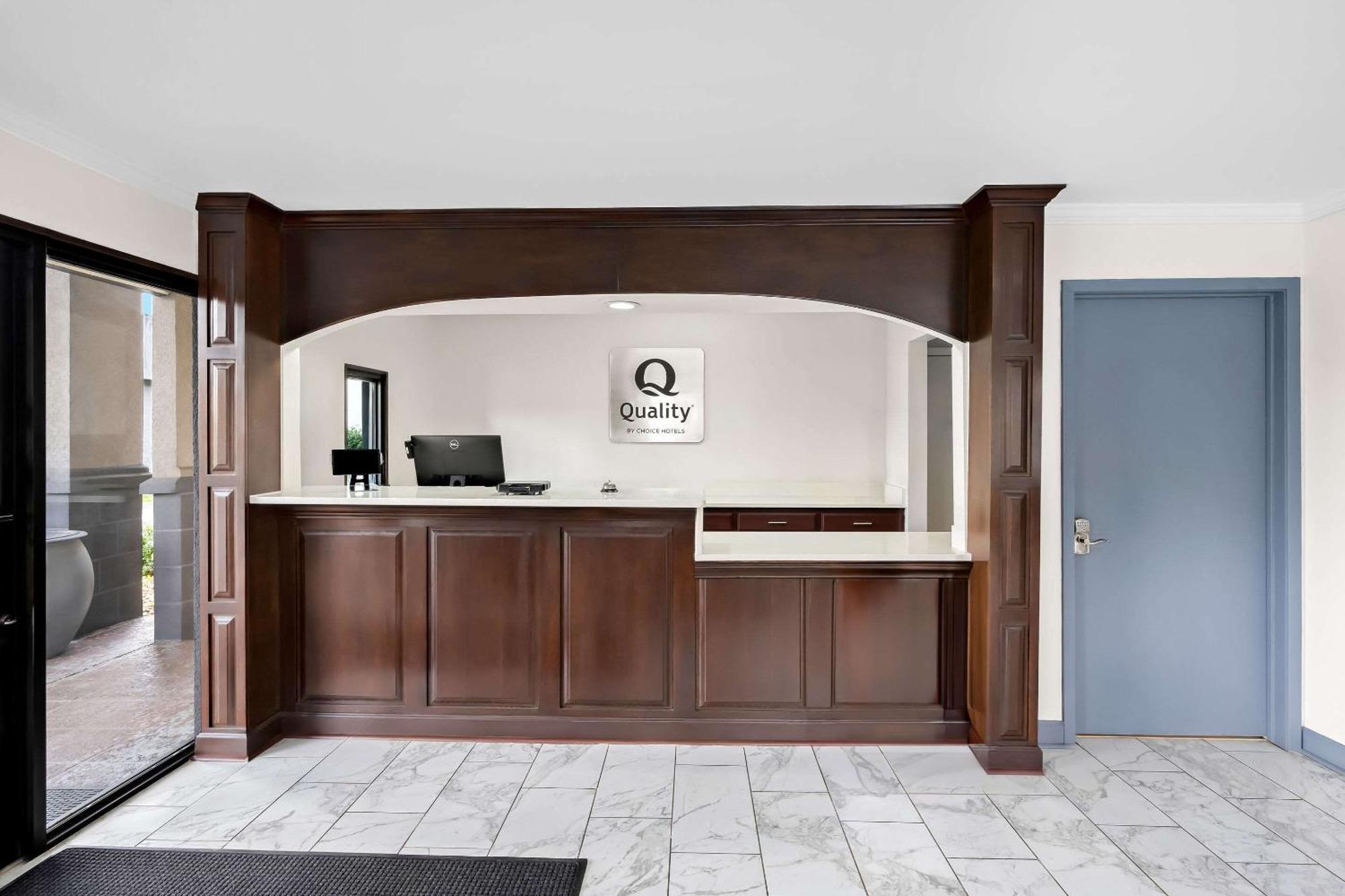 Quality Inn & Suites Monticello Exteriör bild