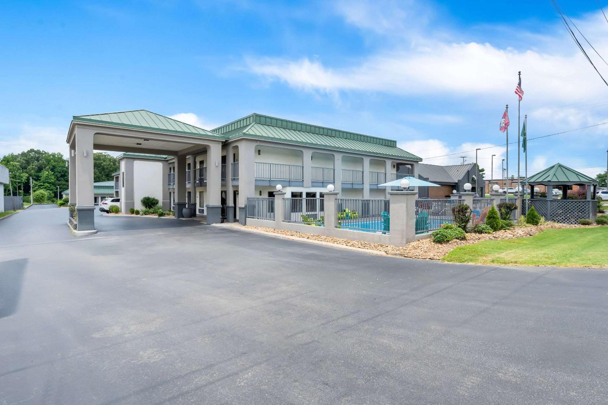 Quality Inn & Suites Monticello Exteriör bild
